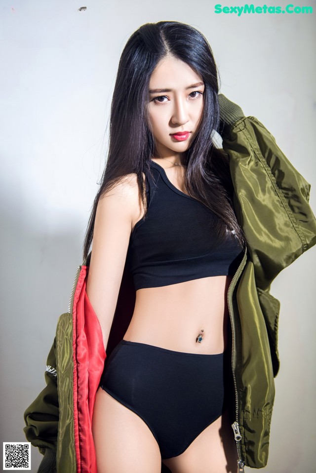 TouTiao 2017-11-16: Model Ru Yi (如意) (21 photos) No.effb77