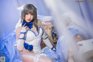 瓜希酱 Cosplay 路易九世礼服